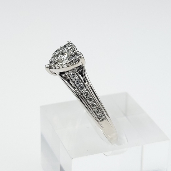 10k white gold 3/4 ct diamond Heart composite ring - Picture 5 of 14